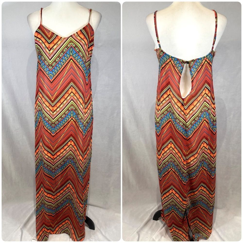 Francesca’s Alya bright colors backless chevron print maxi dress size medium